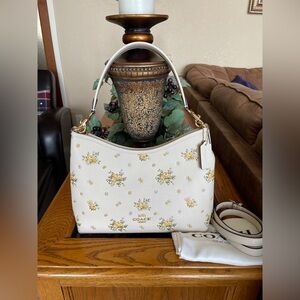 NWOT Coach Laurel Shoulder Bag in Floral Print